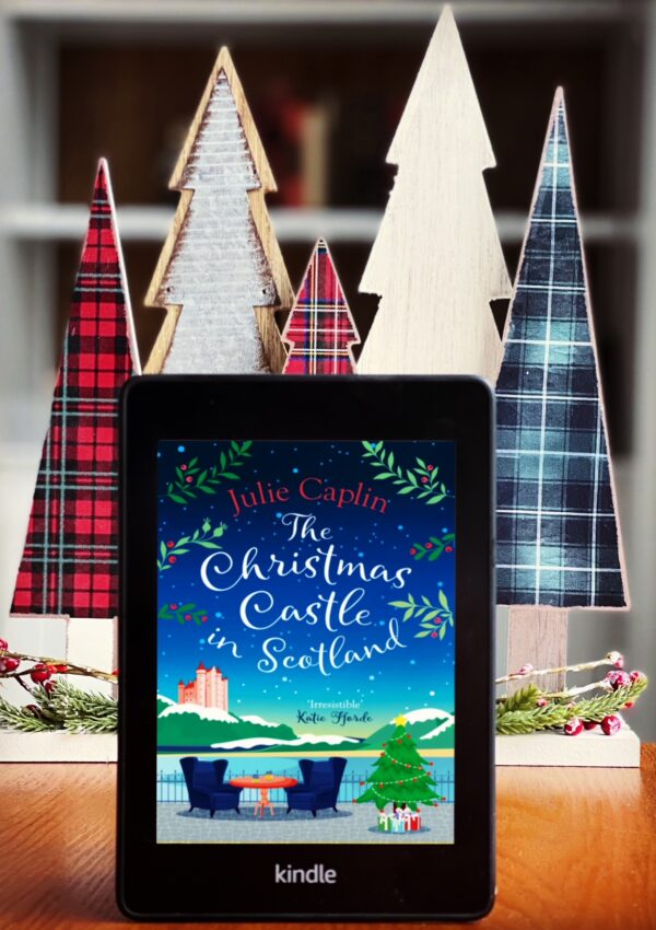 The Christmas Castle in Scotland: Book Review
